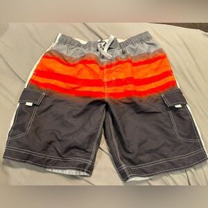 Wave Zone men’s size L swim trunks. Gently used condition.